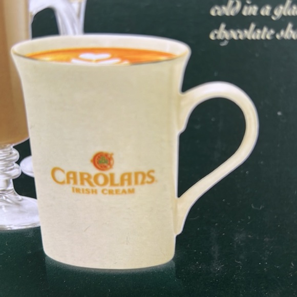 New Carolyn’s Gift Box - Picture 5 of 6